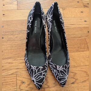 Nine West Black & White Floral Kitten Heels